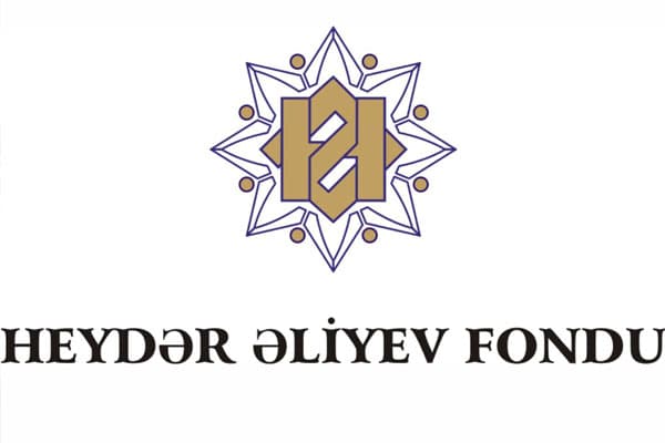 Prezident Heydər Əliyev Fondunun əməkdaşlarını təltif etdi