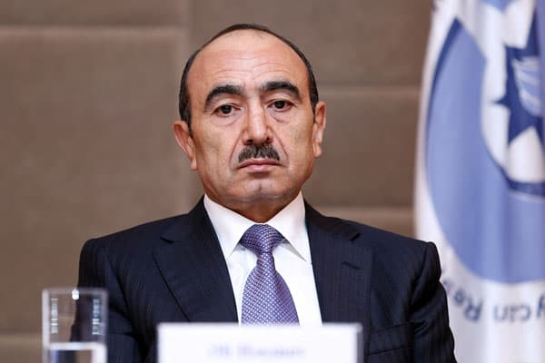 Əli Həsənovdan AzTV və İTV ilə bağlı təklif