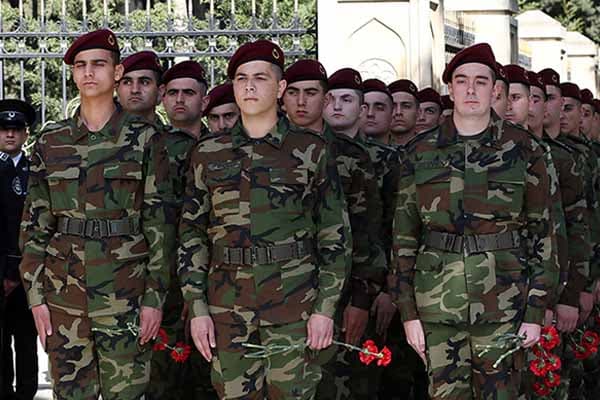 Heydər Əliyev babasının məzarını ziyarət etdi (FOTOLAR)