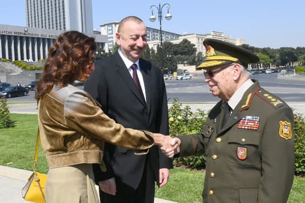 Prezident və birinci xanımın veteranlarla görüşündən FOTOLAR