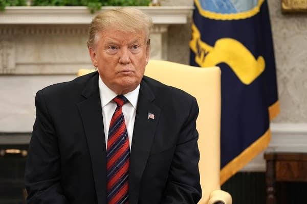 Trampın impiçmenti üçün 10 milyon imza toplandı