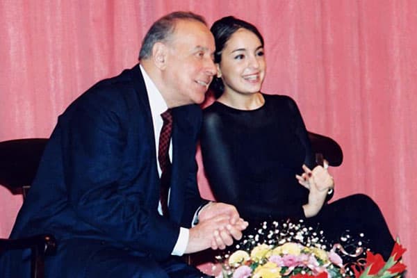 Leyla Əliyeva babasını belə andı (VİDEO)