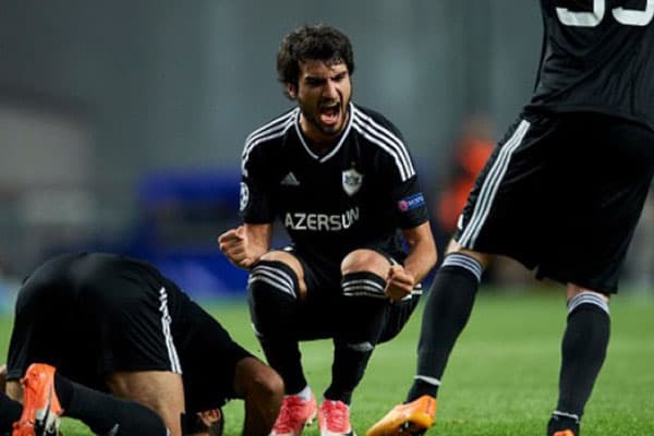 Mahir Mədətov soyadını və atasının adını rəsmən dəyişdi (FOTO)