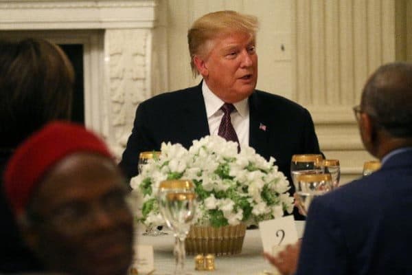 Donald Tramp Ağ Evdə iftar verdi (FOTOLAR)
