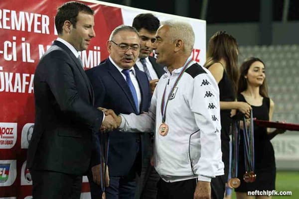 "Böyük pullar futbolçuların psixologiyasına təsir elədi" (MÜSAHİBƏ)