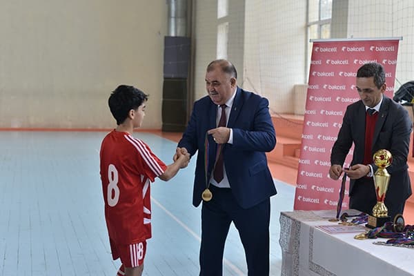 “Bakcell”dən eşitmə məhdudiyyətli gənclərə dəstək (FOTOLAR)
