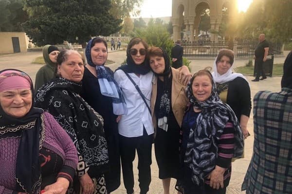 Mehriban Əliyeva və Leyla Əliyeva ziyarətgahda (FOTOLAR)