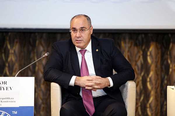 Səfər Mehdiyev özbaşınalıq edən rəisi işdən çıxardı