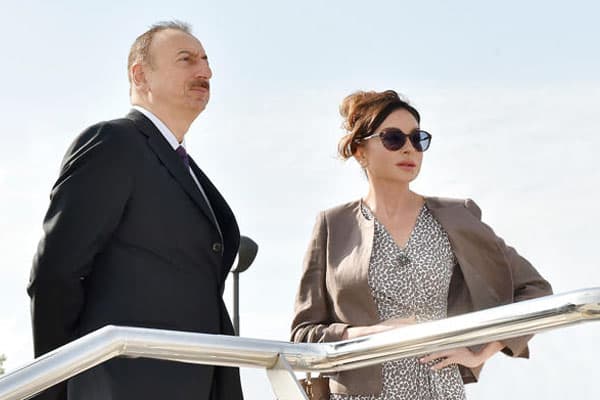Prezident və Birinci xanım Bakıda 20 hektarlıq parkın açılışında (FOTO, YENİLƏNİB)