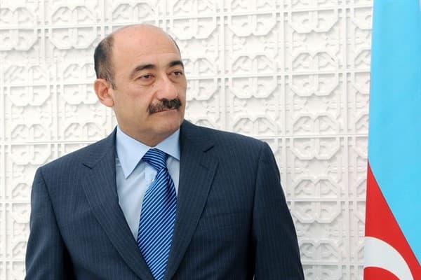 Nazir: “Dünya muzeylərindəki eksponatlarımızı Azərbaycana gətirib nə qazanacağıq?!”