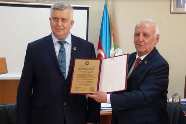 Oleq Kuznetsov Tarix İnstitutunun fəxri doktoru oldu