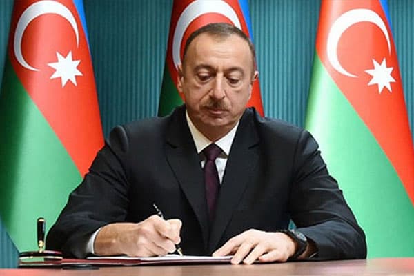 Prezident bu şəxslərin pensiyasını artırdı