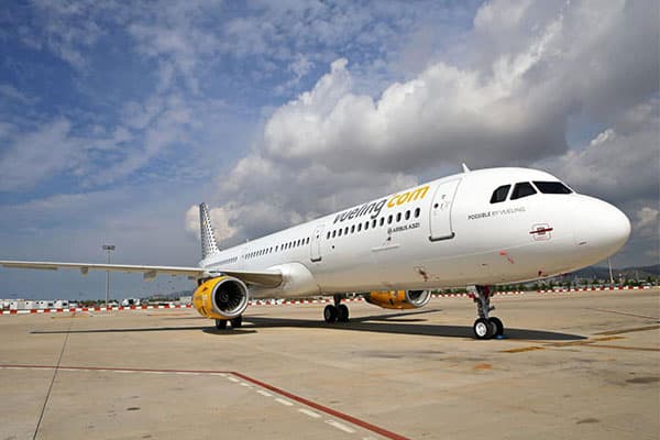 İbizaya uçan təyyarə Barselonaya endi - Bomba həyacanı