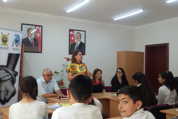 İnsan alverinə qarşı mübarizə mövzusu bu dəfə Neftçalada izah edildi (FOTO)