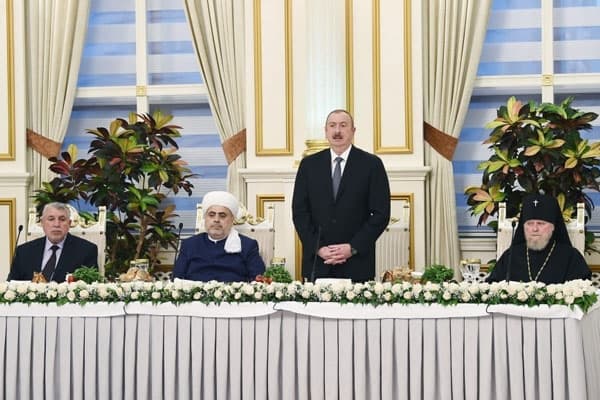 İlham Əliyev: "Qarabağ münaqişəsinin həllinin bir yolu var"