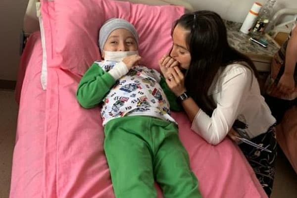 Leyla Əliyeva xəstəxanada uşaqlara baş çəkdi (FOTOLAR)