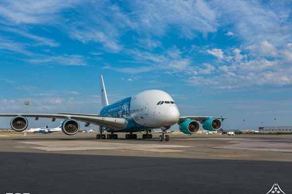 Bakı aeroportuna ən böyük sərnişin təyyarəsi enib (FOTO)
