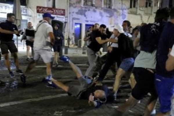 Bakıda ingilis azarkeşlər arasında dava: xəsarət alan var