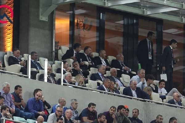 Azərbaycanlı məmurlar “Çelsi”-“Arsenal” matçında
