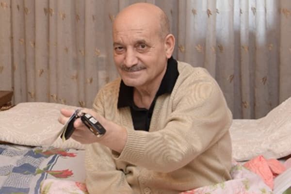 Mehriban Əliyeva Xalq artistinə maşın hədiyyə etdi (Fotolar)