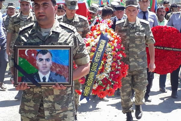 Şəhid mayor dəfn edildi (FOTO/YENİLƏNİB)