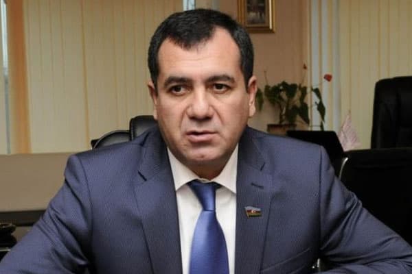 Millət vəkili: "Neftin qiyməti düşsə, devalvasiya qaçılmaz olacaq"