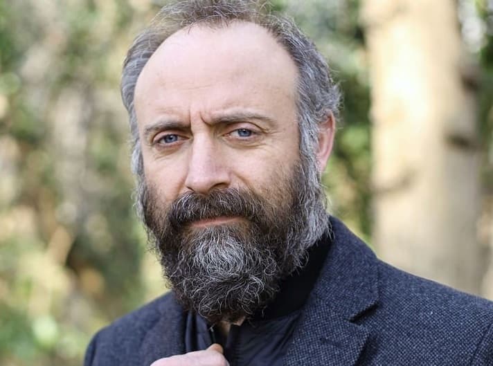 Halit Ergençə hücum etdilər