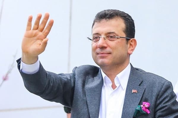 Əkrəm İmamoğlu: “Azərbaycanla Türkiyənin qəlbi bir döyünür” (MÜSAHİBƏ)