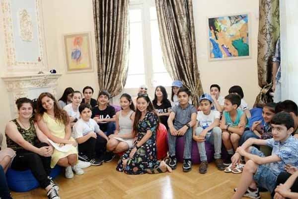 Leyla Əliyeva uşaqlar üçün keçirilən bayram tədbirində (FOTO)