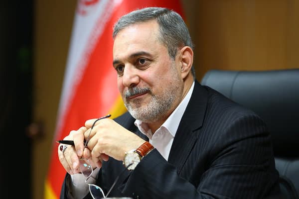 İranlı nazir istefa verdi