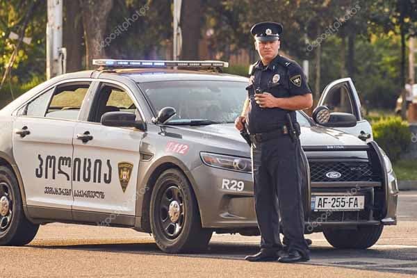 Ermənilər Gürcüstan polisinə hücum etdi