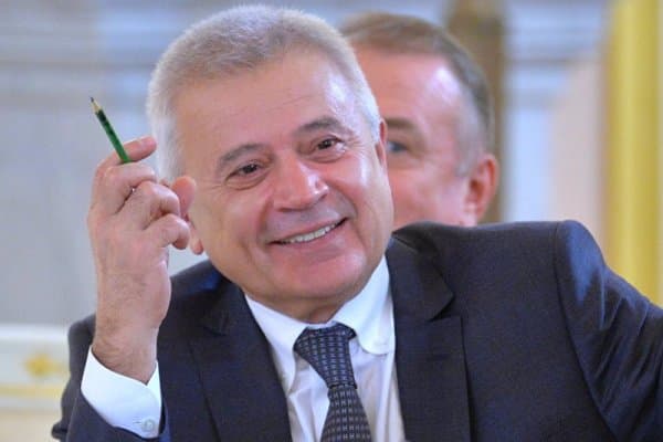 Ələkbərov bir gündə 160 milyon dollar qazandı