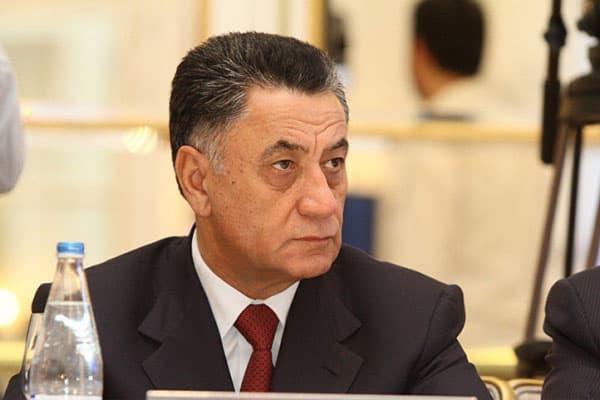 Nazir vəkili döyən polisləri cəzalandırdı: müavin sistemdən kənarlaşdırıldı
