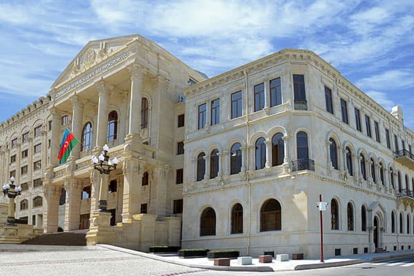 Baş Prokurorluq və DİN avtoritetin güllələnməsi ilə bağlı məlumat yaydı