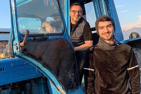 Anar Mədətov: "Mahirə mesaj yazdım, uşaqlıq edir"