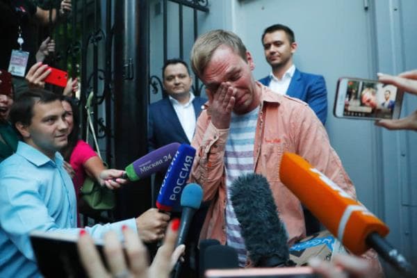 Putin jurnalistə görə iki generalı işdən çıxardı