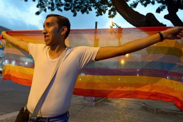 Daha bir ölkədə homoseksual nikahlara icazə verildi