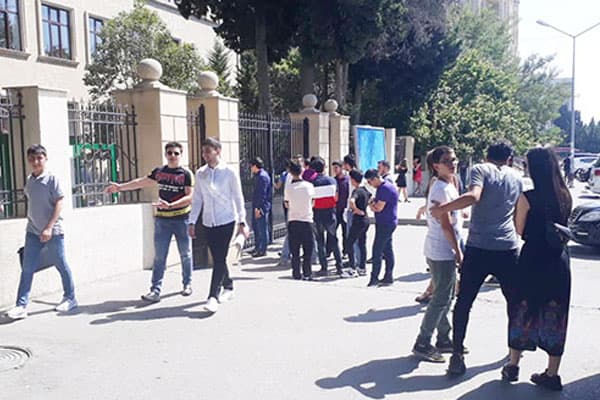Bakı polisindən 200 npmrəli məktəblə bağlı açıqlama (YENİLƏNİB/FOTO)