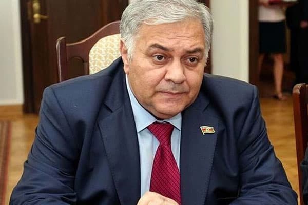 Oqtay Əsədov hirsləndi: "Hadi müəllim, sizə də aiddir"