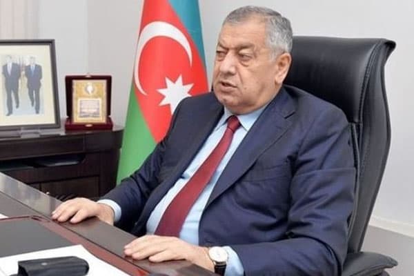 Vahid Əhmədov: "Camaatın 100 min manatlıq əşyasına beş min manat qiymət qoyurlar"