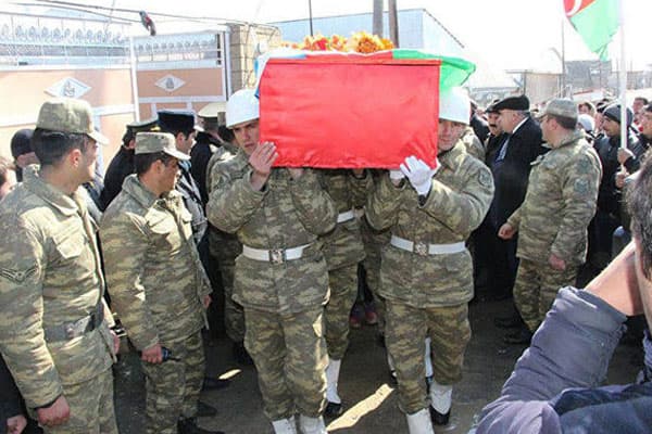 Qar uçqununda ölən əsgərin şəhid statusu bərpa edildi