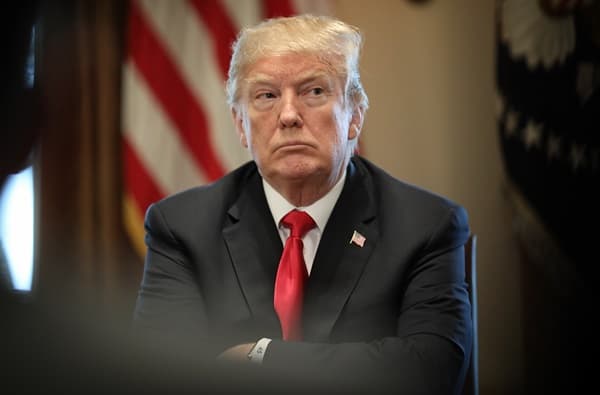 Trump İrana hücum əmri verib, amma...