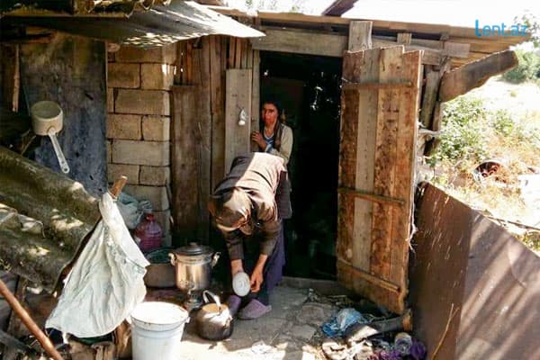 Qapını döyən canavarlar, Telliyə vurulan üç güllə, dağlar qoynundakı sirli ev