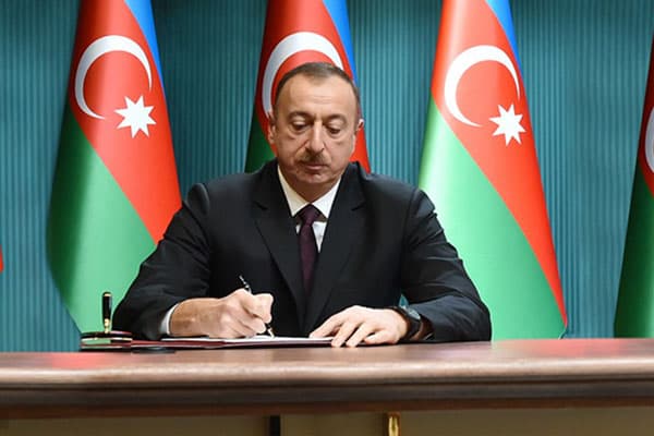 Prezident bu şəxsləri təltif etdi (SİYAHI)