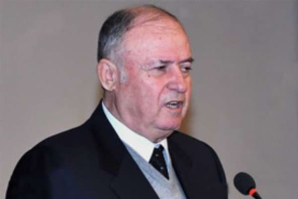 Sabiq nazir insult keçirib