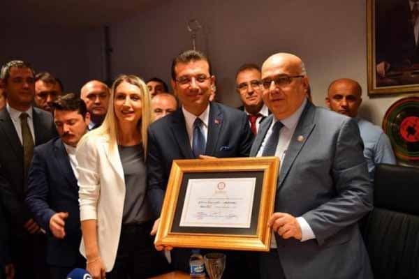 Əkrəm İmamoğlu bələdiyyə sədri mandatını aldı (FOTO)