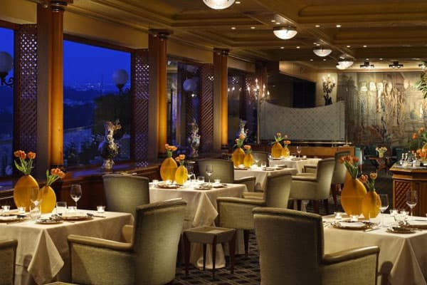 Restoranlar müştərini necə aldadır? (VİDEO)