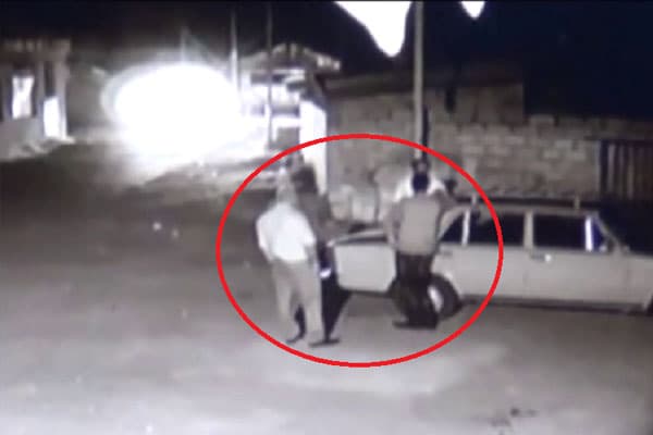 Azərbaycanda baş həkimin evinə edilən hücumun görüntüləri (VİDEO)