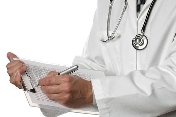 Mingəçevir xəstəxanasının həkimi işdən çıxarıldı, cinayət işi başlanıldı