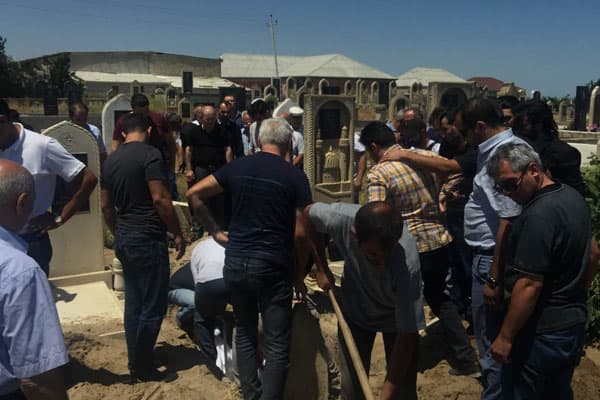 Azərbaycanın ilk rok qrupunun yaradıcısı dəfn olundu (FOTO)